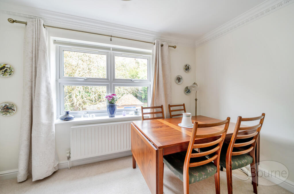Frensham Road, Lower Bourne, Farnham, Surrey, GU10