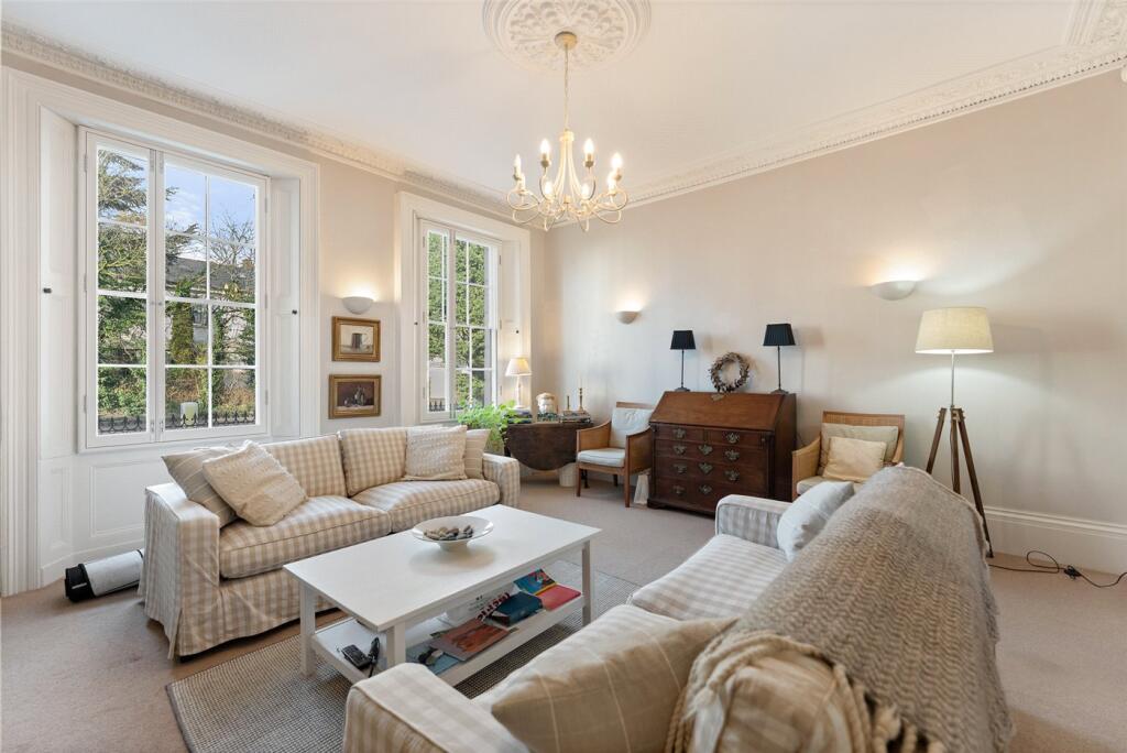 Gf D Room To Windows