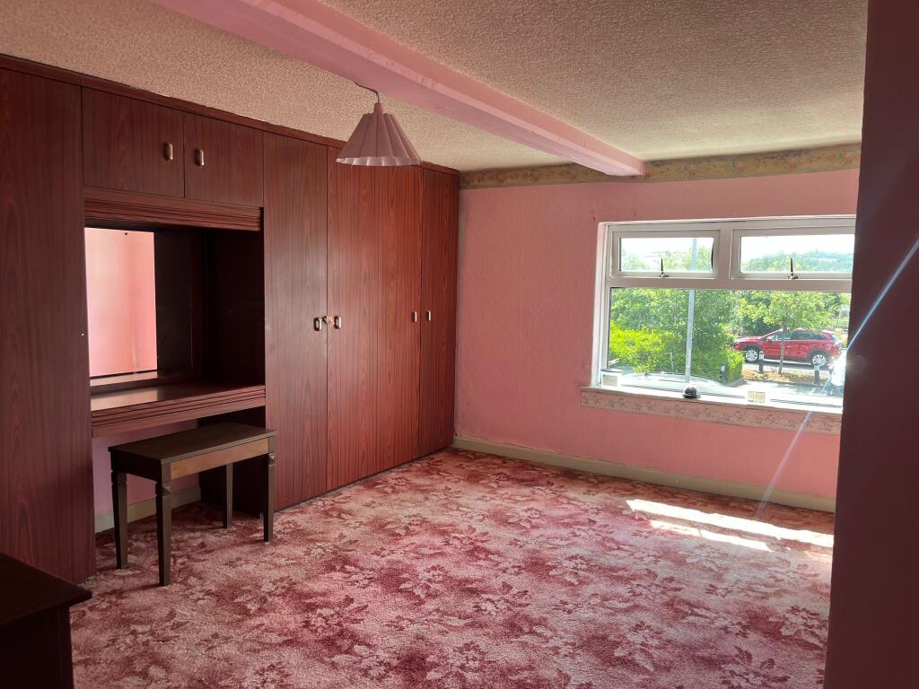 Bedroom: