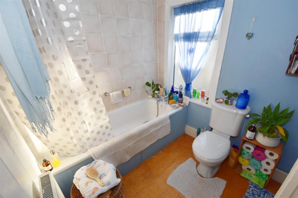 Bathroom.jpg