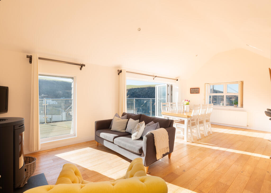 67acbfc8b338f_Fore Street 65-12