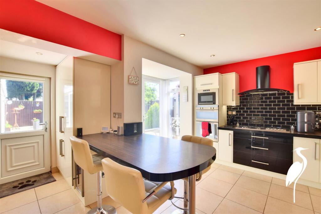 Breakfasting Kitchen