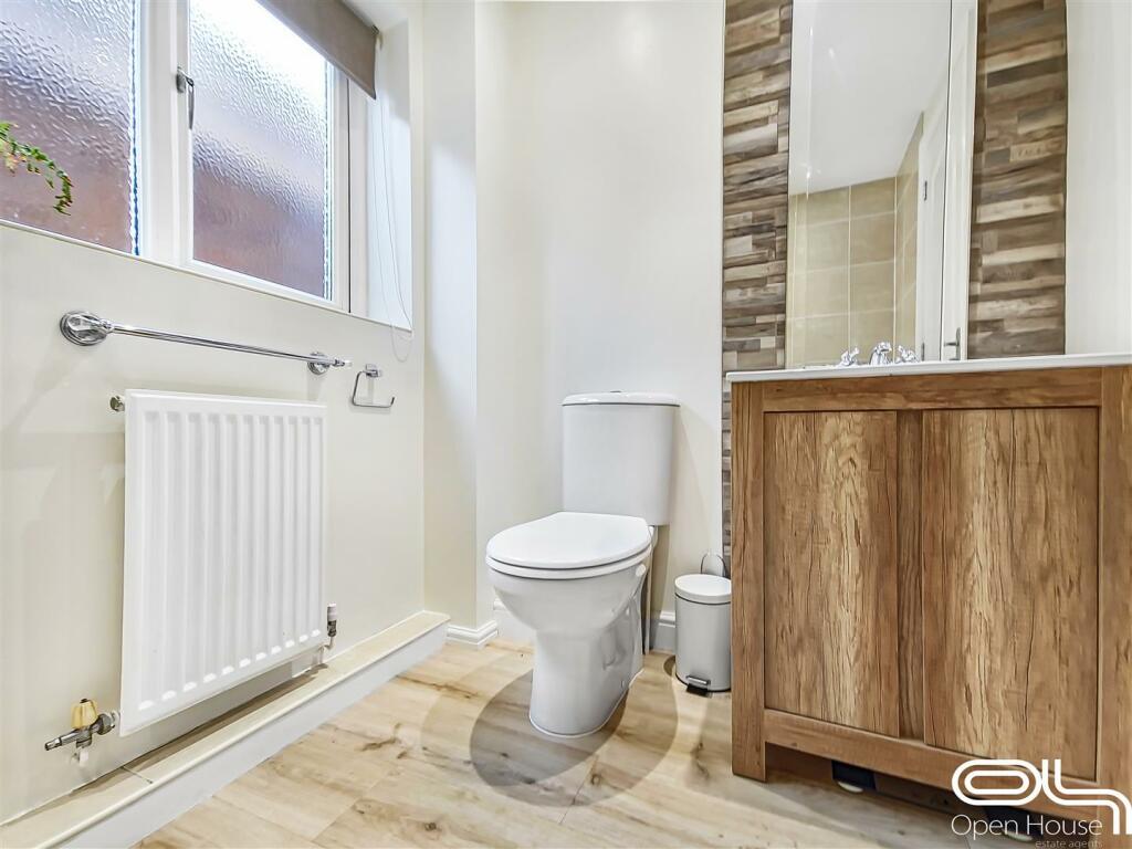 Lawns Drive (37).jpg