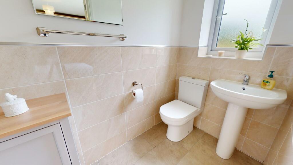 EN SUITE