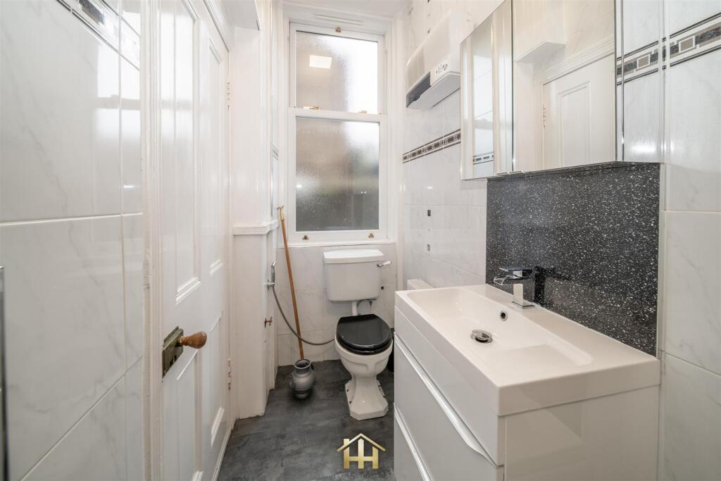 27 SHAMROCK ST DD4 7AH EDIT (46 of 68).jpg