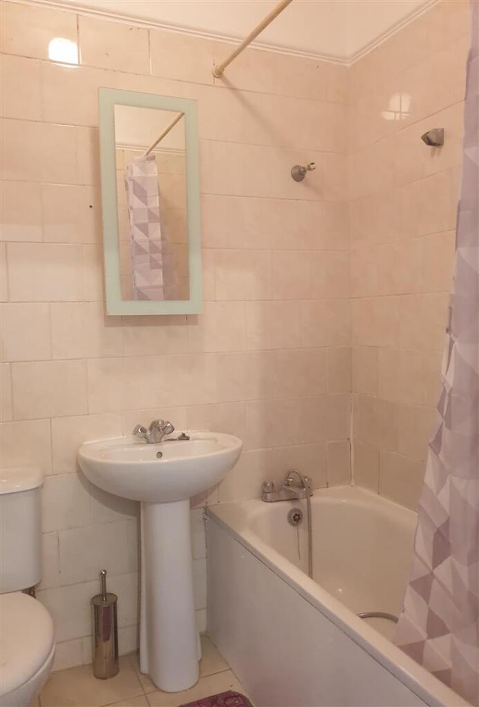 Bathroom combined W.C