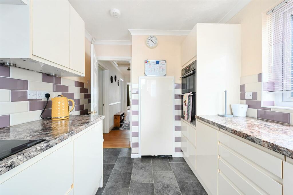 thornhill-rise-bn41 (11).jpg