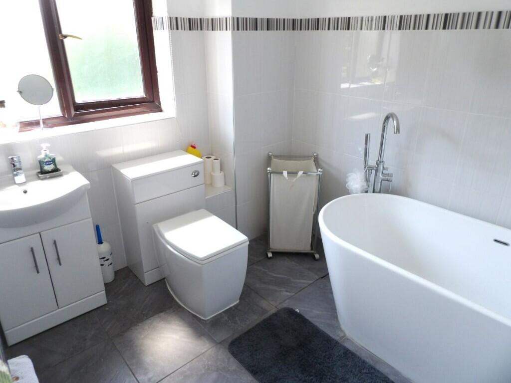 BATH &amp; SHOWER ROOM