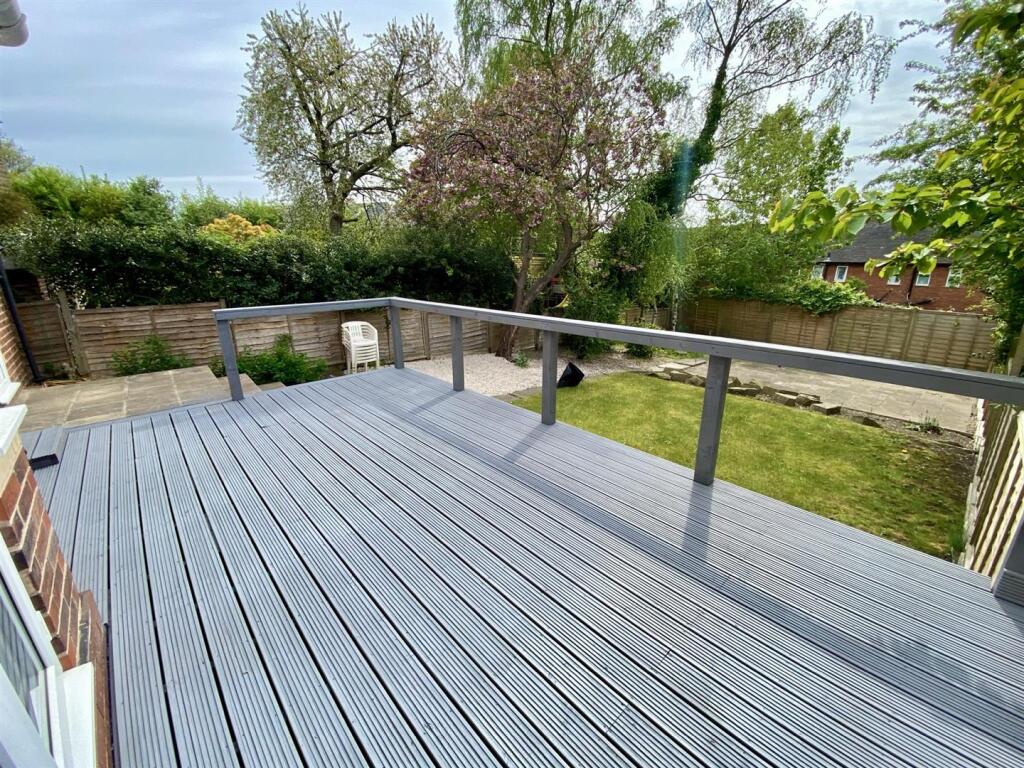 Bramleys Estate Agents - Kitson Hill Road - Mirfie