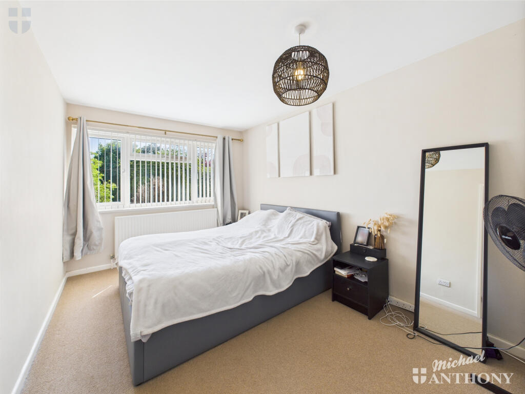 CAM03852G0-PR0287-STILL004