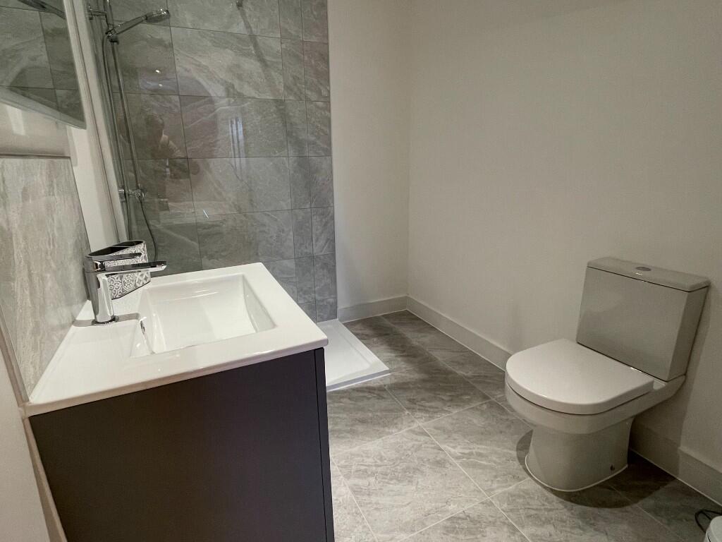 En-Suite Shower Rm