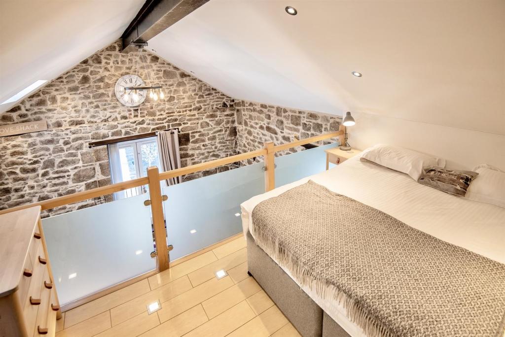 Mezzanine Bedroom.jpeg