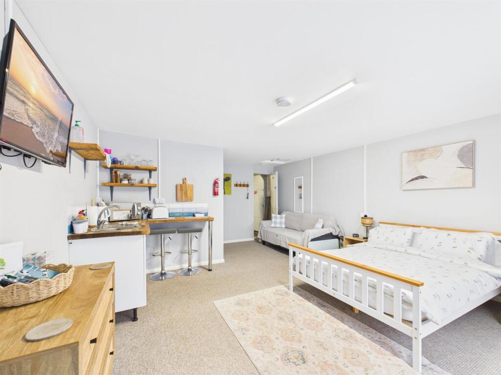 Self Contained Annex/Holiday Let