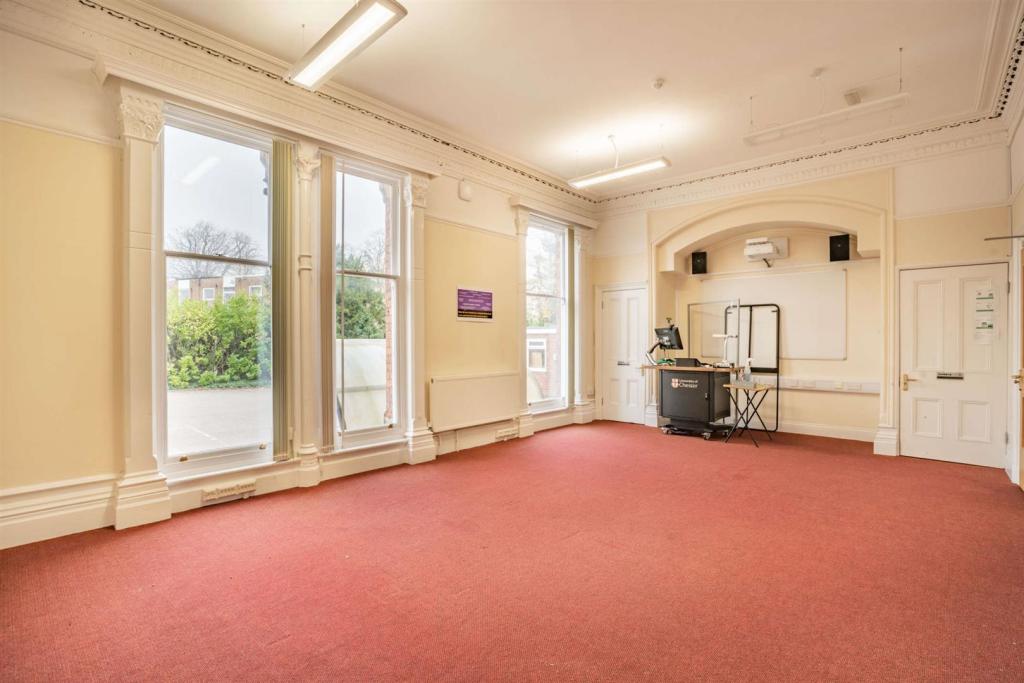 8527758-interior04v2-800.jpg