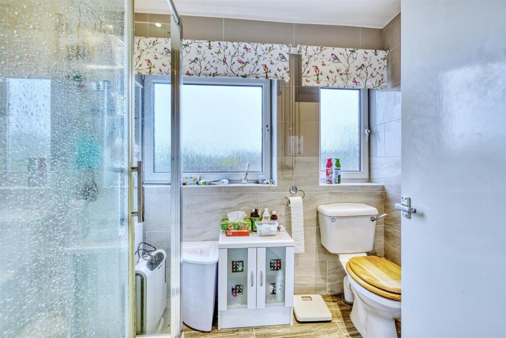 10-8 Nene View Oundle-10.jpg