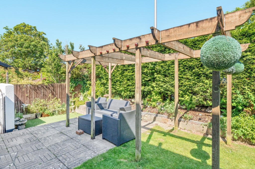 1298896-9-682b629...