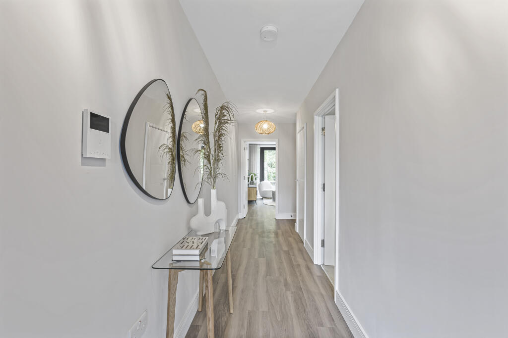 E13 show home