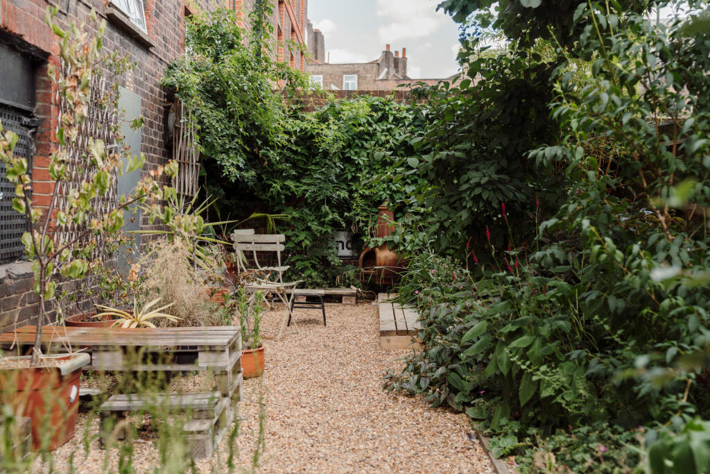 298119 - 19-PRINCE-OF-WALES-ROAD-75.jpg