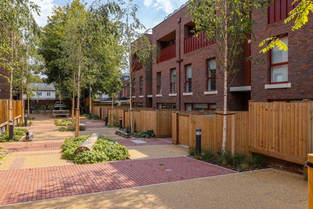 Home10-20.jpg