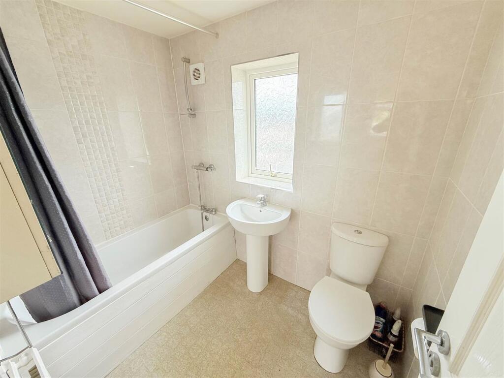 HOUSE BATHROOM