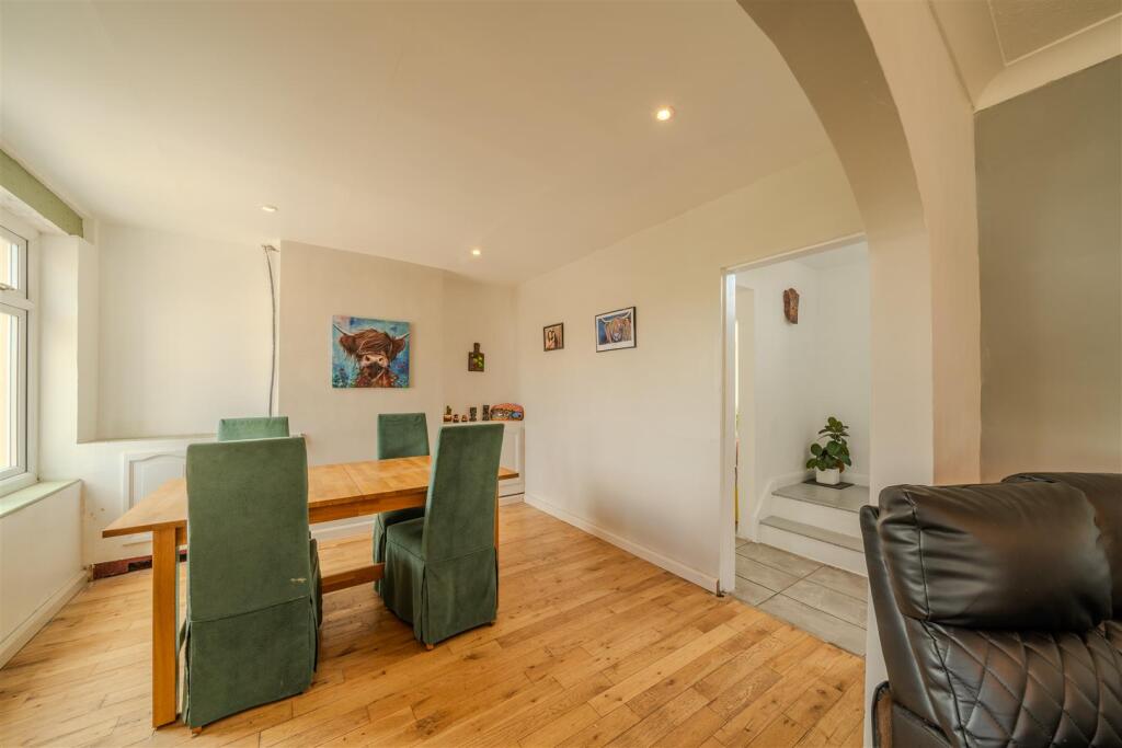 19 Lyneholmes Rise-145.jpg