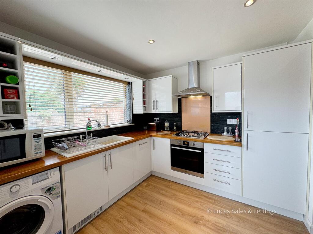 29 Ledbury Rd BS-05.jpg