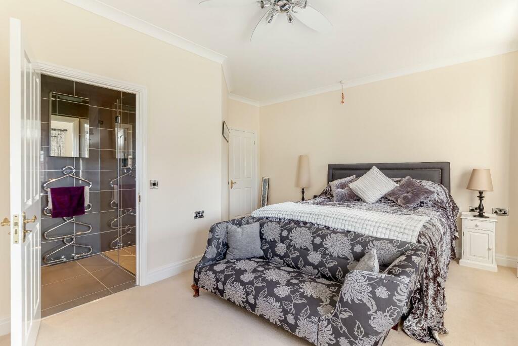 Master Bedroom - C.jpg