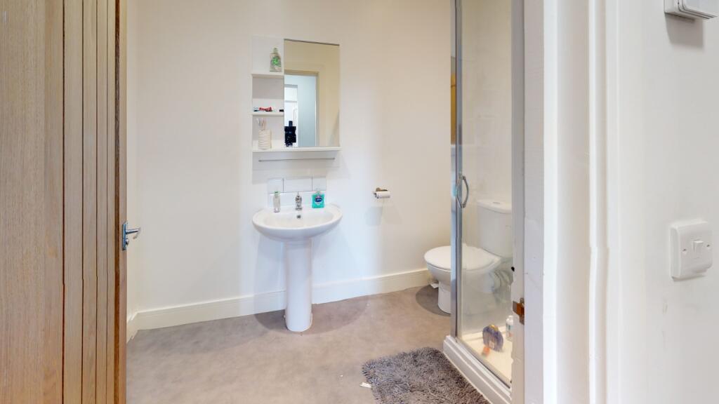 185-Hotwell-Road-Shower-Room(2)