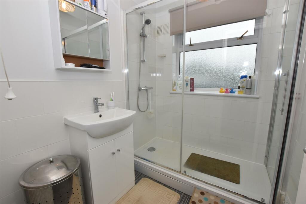 Shower Room.JPG
