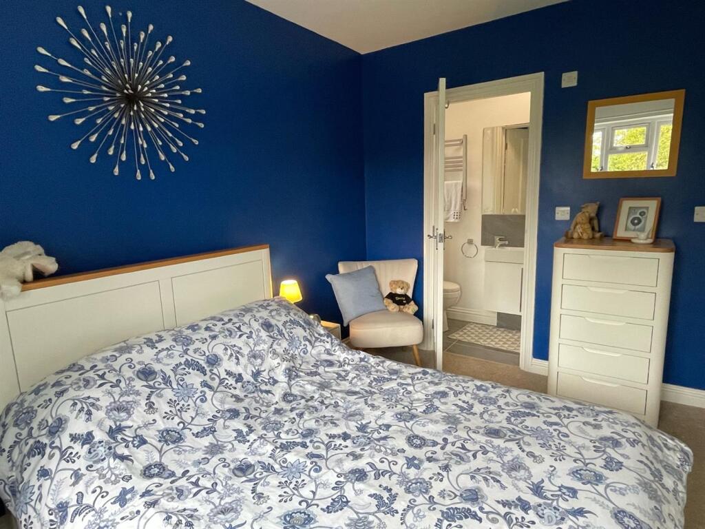 Bedroom;.jpg