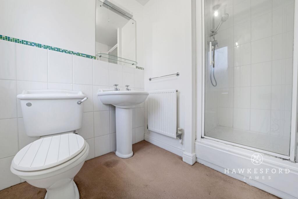Lorimar Court, Sittingbourne - Ensuite