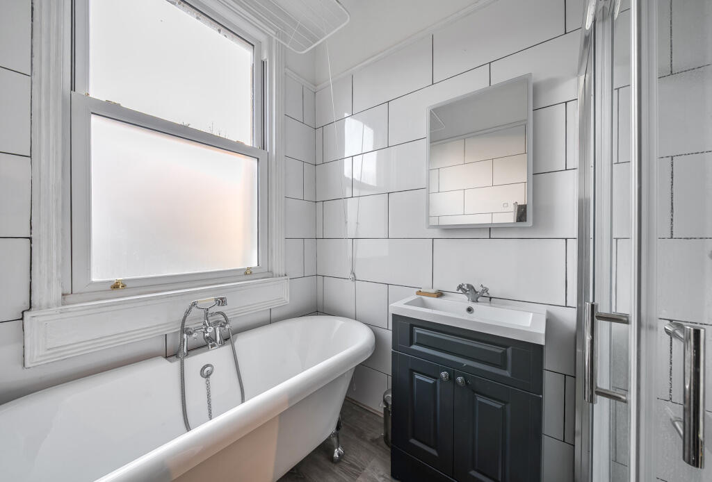 1392715-7-694570b...