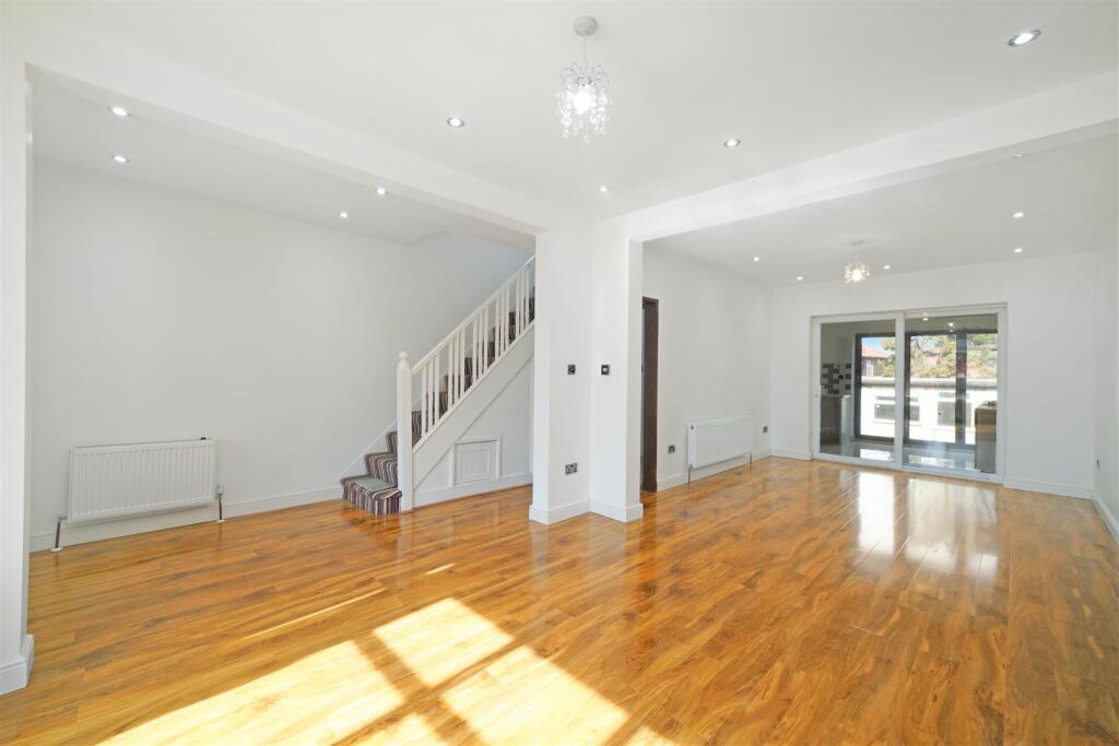 34 Whitton Avenue East - gbHF2cTYIqtLq5uUMwLZ.jpg