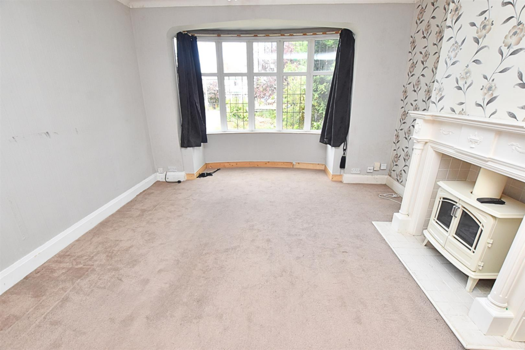 FIRST RECEPTION LOUNGE