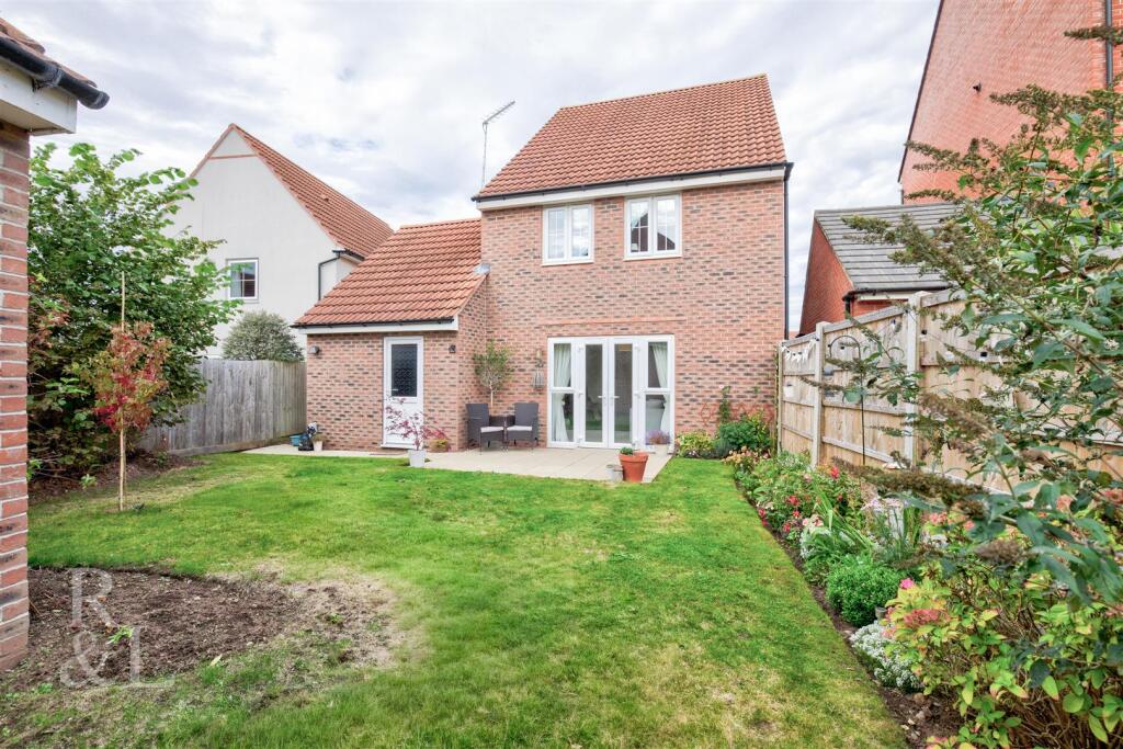 25 Maygreen Avenue (25).jpg