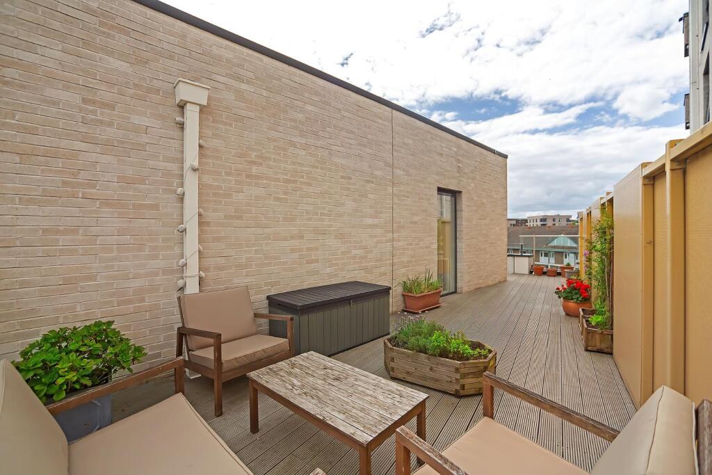 Roof Terrace (3).JPG