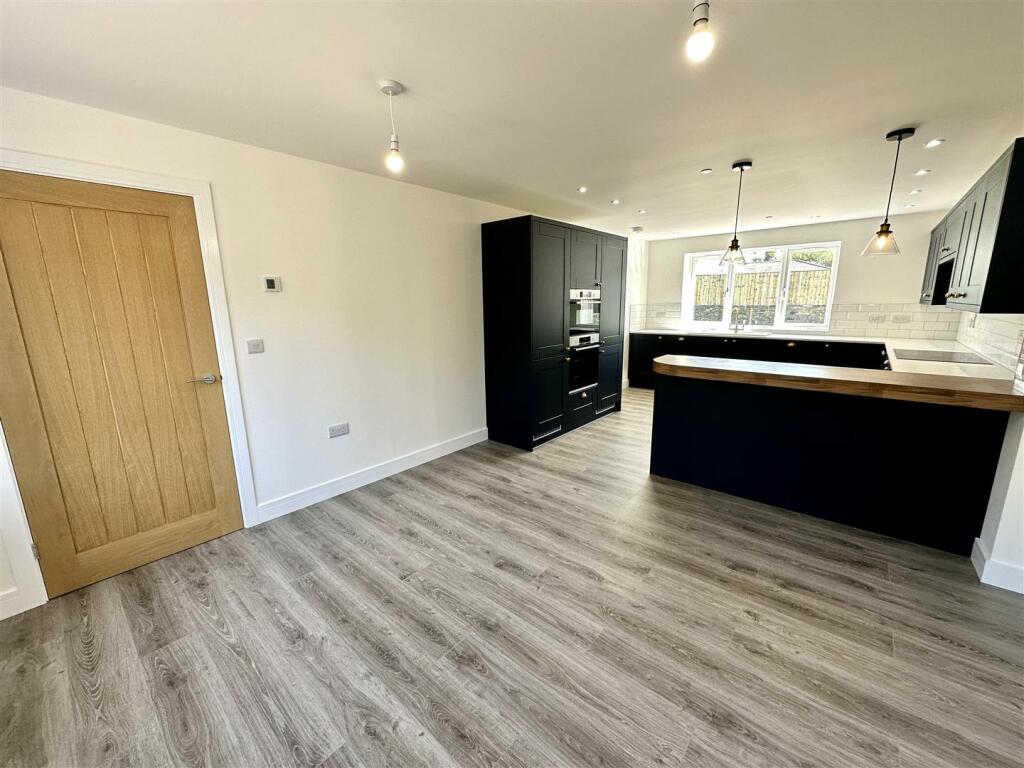 KITCHEN/DINING/FAMILY ROOM