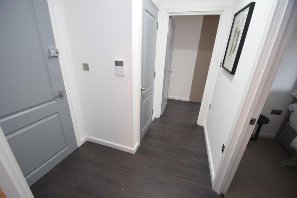 5 Berkeley House hallway.JPG