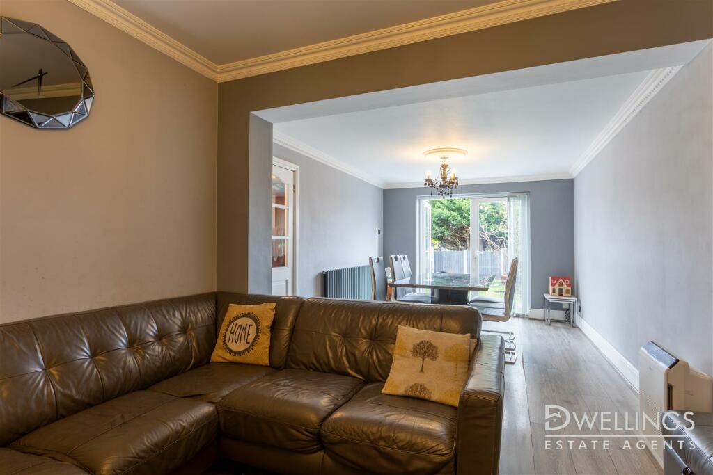 DWELEST- 49 Nevinson Avenue, DE23 1GU - 011.jpg