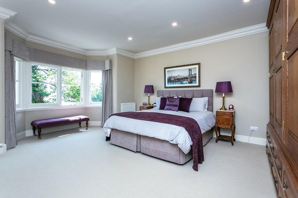Principal bedroom 