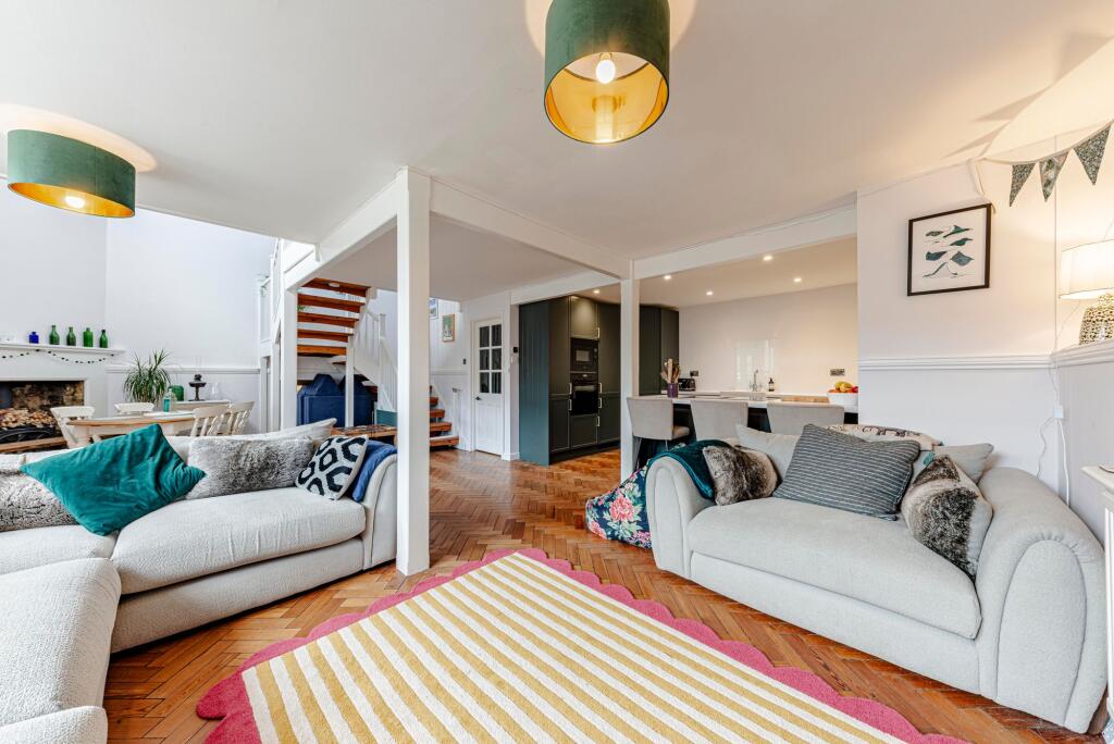 Kitchen/Living/Room (7)