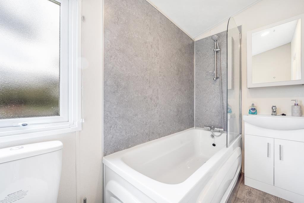 Swan Lake Country Park (Swineshead)-45.jpg