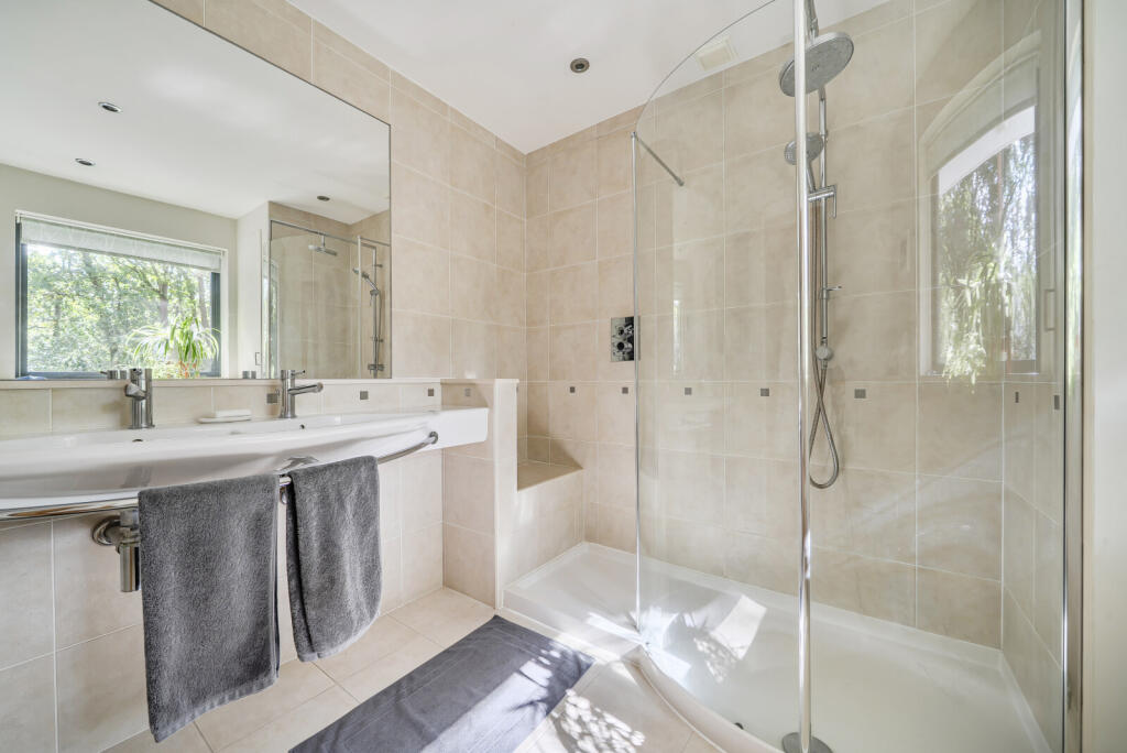 1348601-18-68bf20...