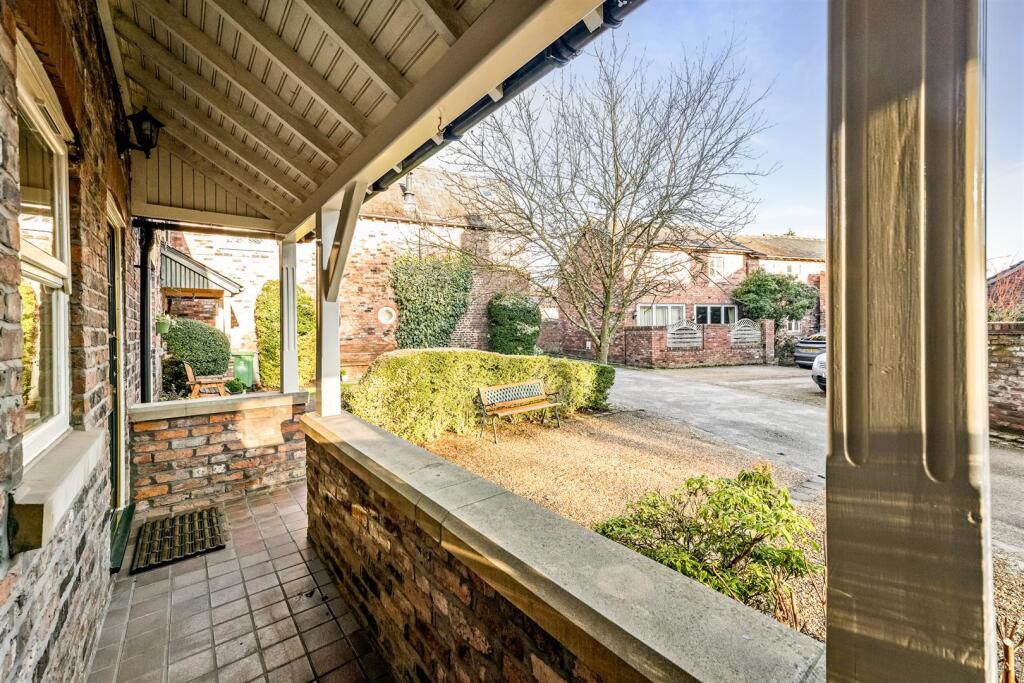 Entrance Porch Aspect 2