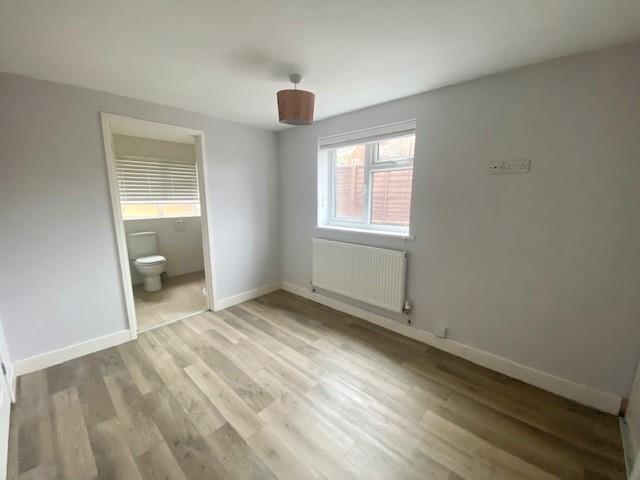 Stelwood, main bedroom 2.jpg