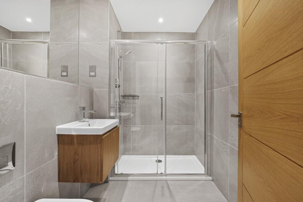 Ensuite Shower Room