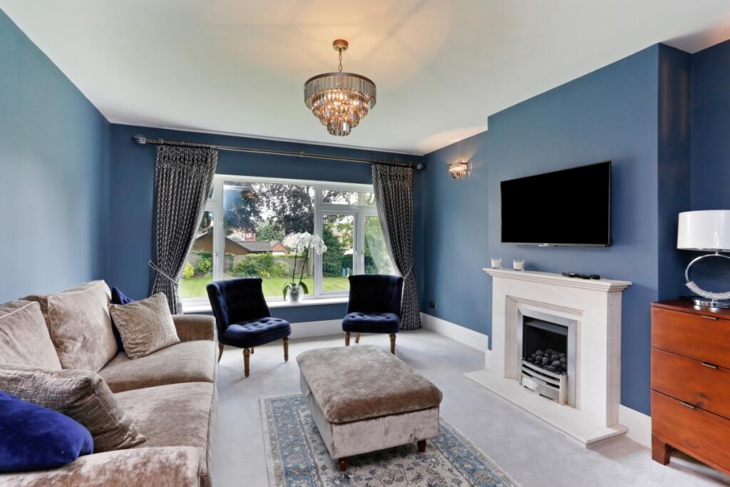 33 Bromet Close F...