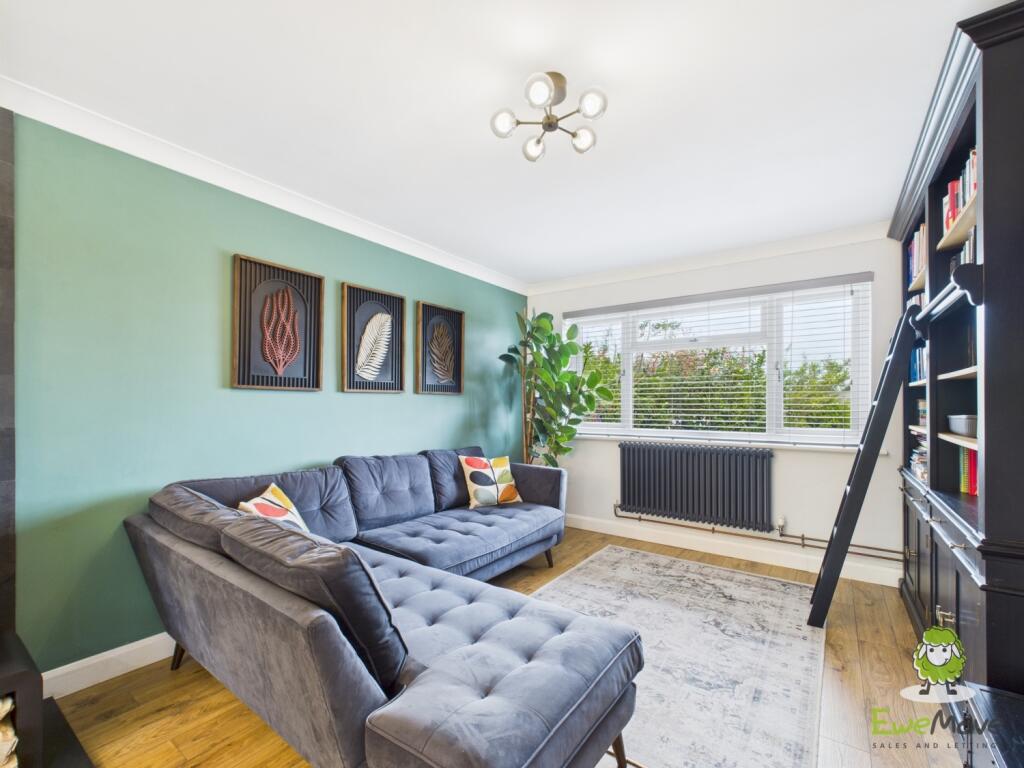 EweMove Basingstoke Avon Road Sitting Room