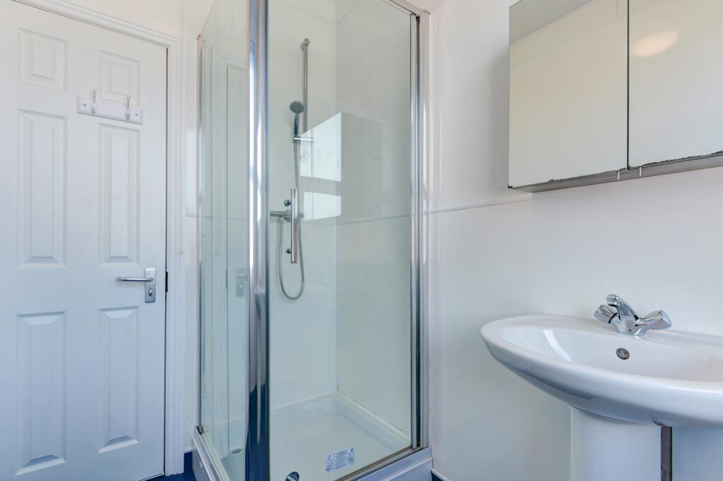 29 Hollingbury Road Bathroom 3 (2)