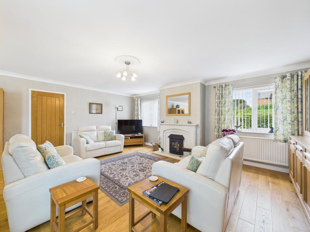 open plan lounge &amp; dining room